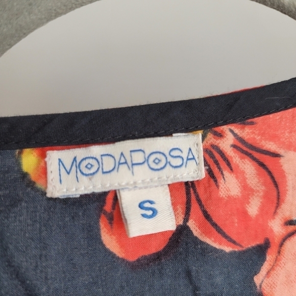 ModaPosa Black & Red Citrus Floral Leola Puff-Sleeve Top Shirt - Picture 4 of 12
